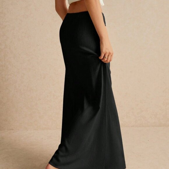 Black Casual Women's Minimalist Drawstring Skirt - Picture 2 of 5